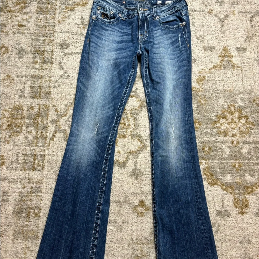 Miss Me Jeans Bootcut Size 30 Dark Wash Mid Rise Denim Rhinestone Pockets - Picture 2 of 10